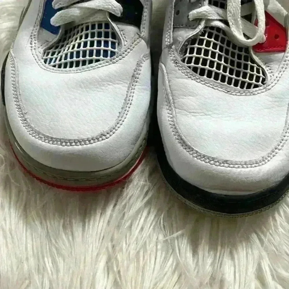 Jordan four what the for mid size 3 - Picture 7 of 7